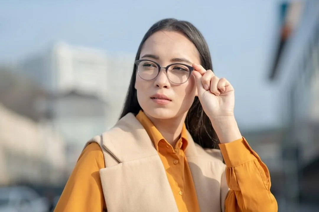 Cách giảm cận thị chuyên sâu bằng Ortho-K và theo dõi bác sĩ mắt
