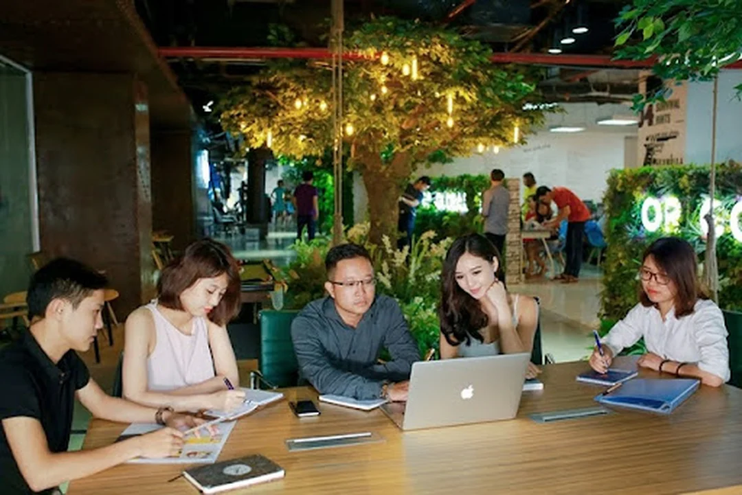 cận thị có tự khỏi được không và thay đổi môi trường làm việc