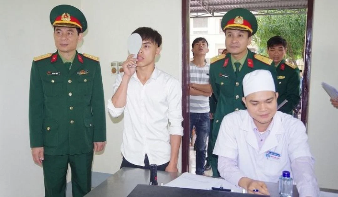 Khám mắt nghĩa vụ quân sự gồm những gì