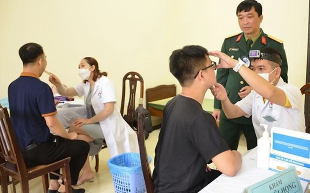 Khám thị lực nghĩa vụ quân sự