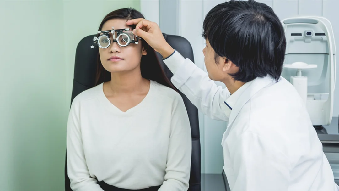 lợi ích lens cận lợi ích kính áp tròng cận khi sinh hoạt