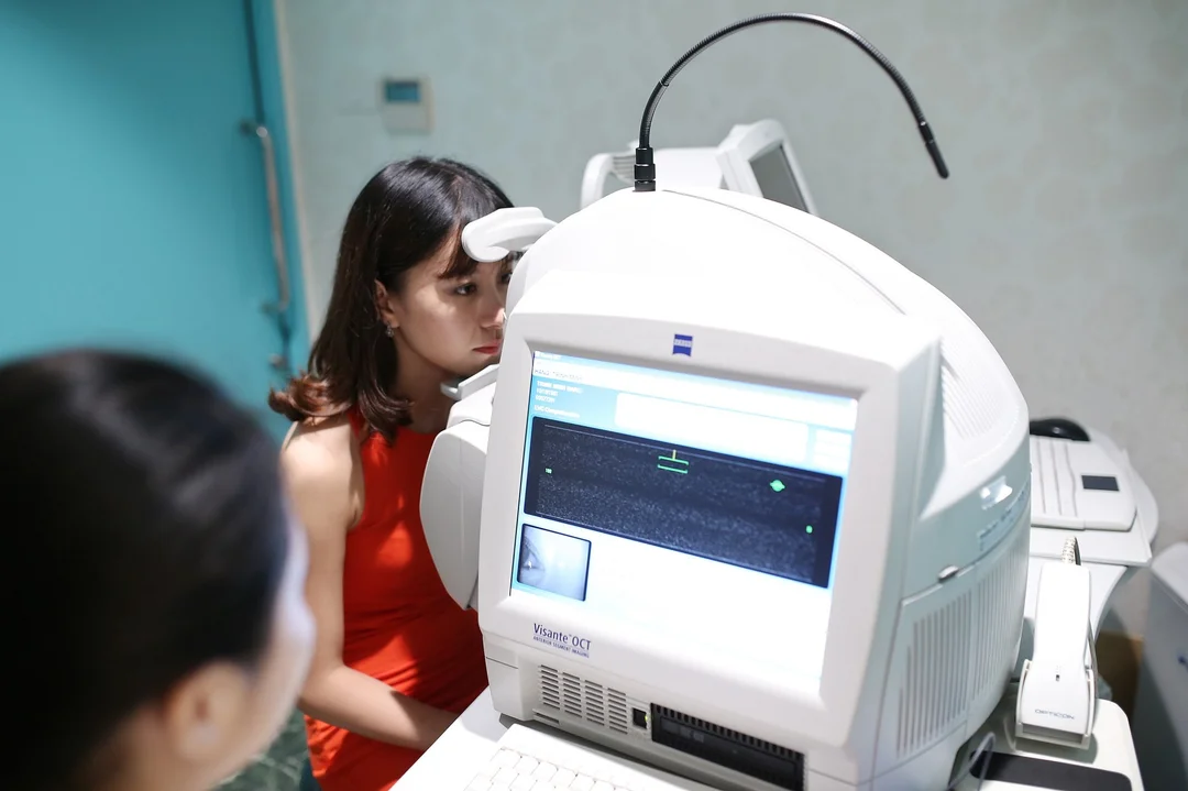mổ cận thị bao nhiêu tiền khi khám trước phẫu thuật