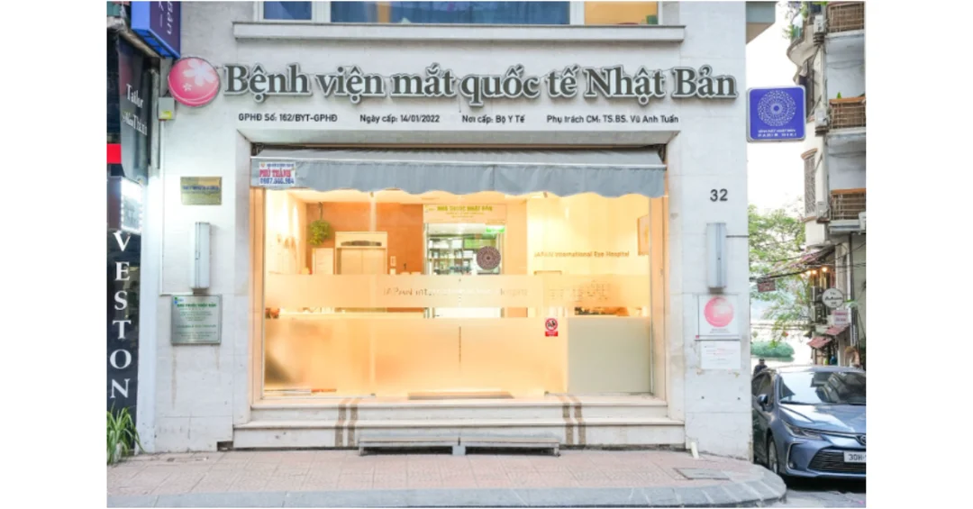 thiết bị phẫu thuật khúc xạ tại bệnh viện mắt chuyên sâu