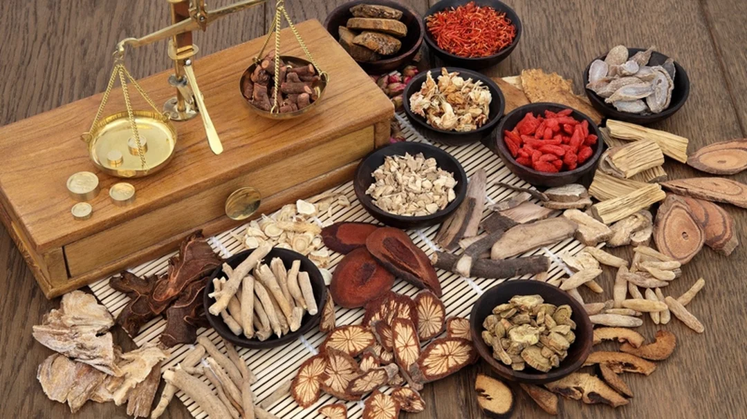bài thuốc dân gian chữa cận thị dạng thảo dược và thuốc Đông y