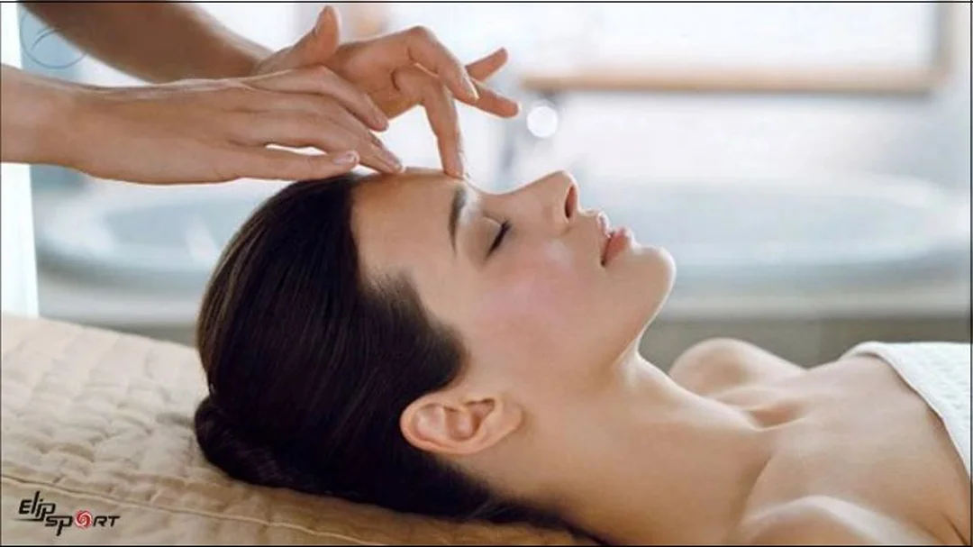 cách massage mắt giảm cận thị kết hợp khám mắt định kỳ