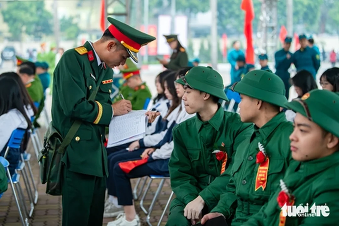 cận thị 1 5 điop cần được giải đáp đúng trước khi chọn kính hoặc phẫu thuật