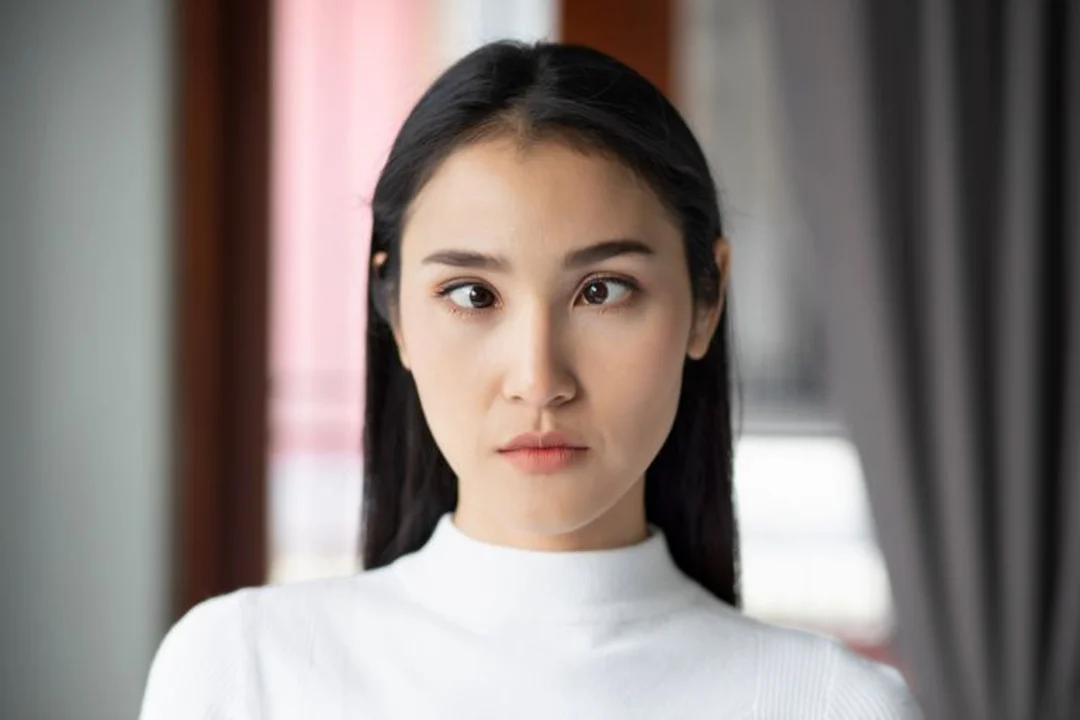 chữa cận thị không cần đeo kính bằng Ortho-K cho trẻ cận thị