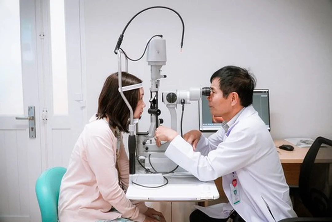 Khám khúc xạ trước khi điều trị cận thị bằng laser điều trị cận thị bằng laser cần khám khúc xạ trước mổ
