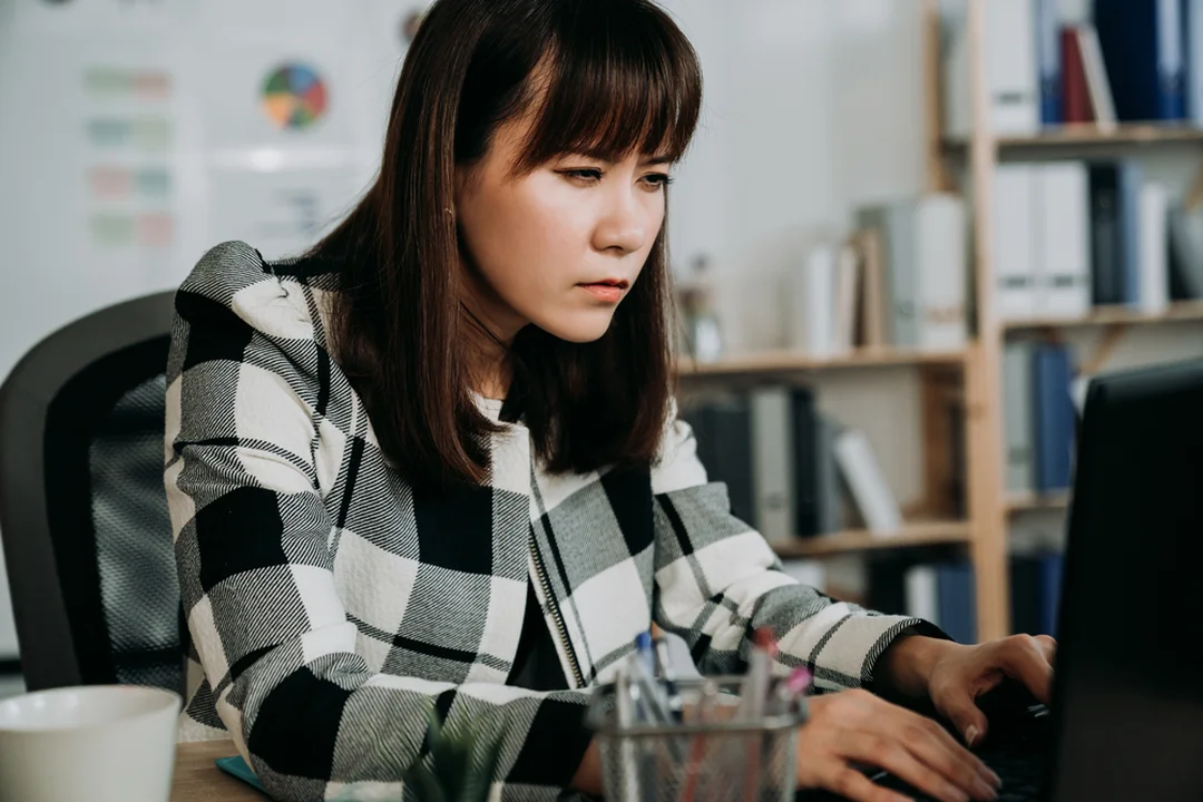 hiện tượng cận thị giả do mắt điều tiết quá mức