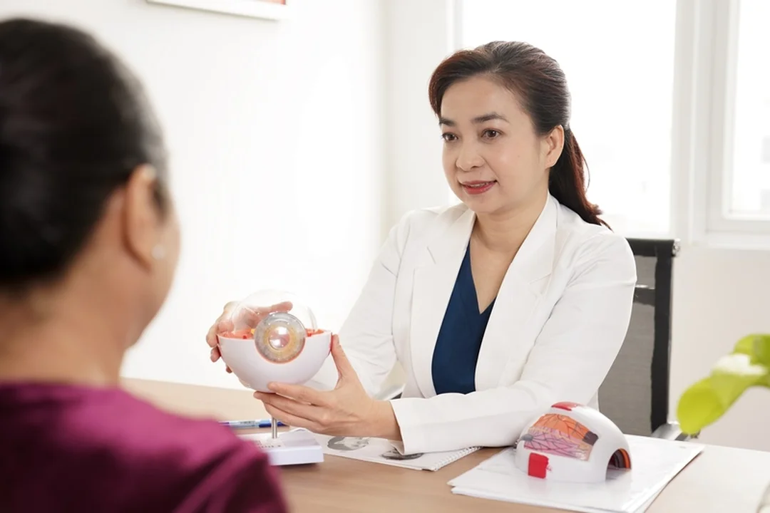 khám mắt cận thị hết bao nhiêu tiền cho trẻ em và người lớn
