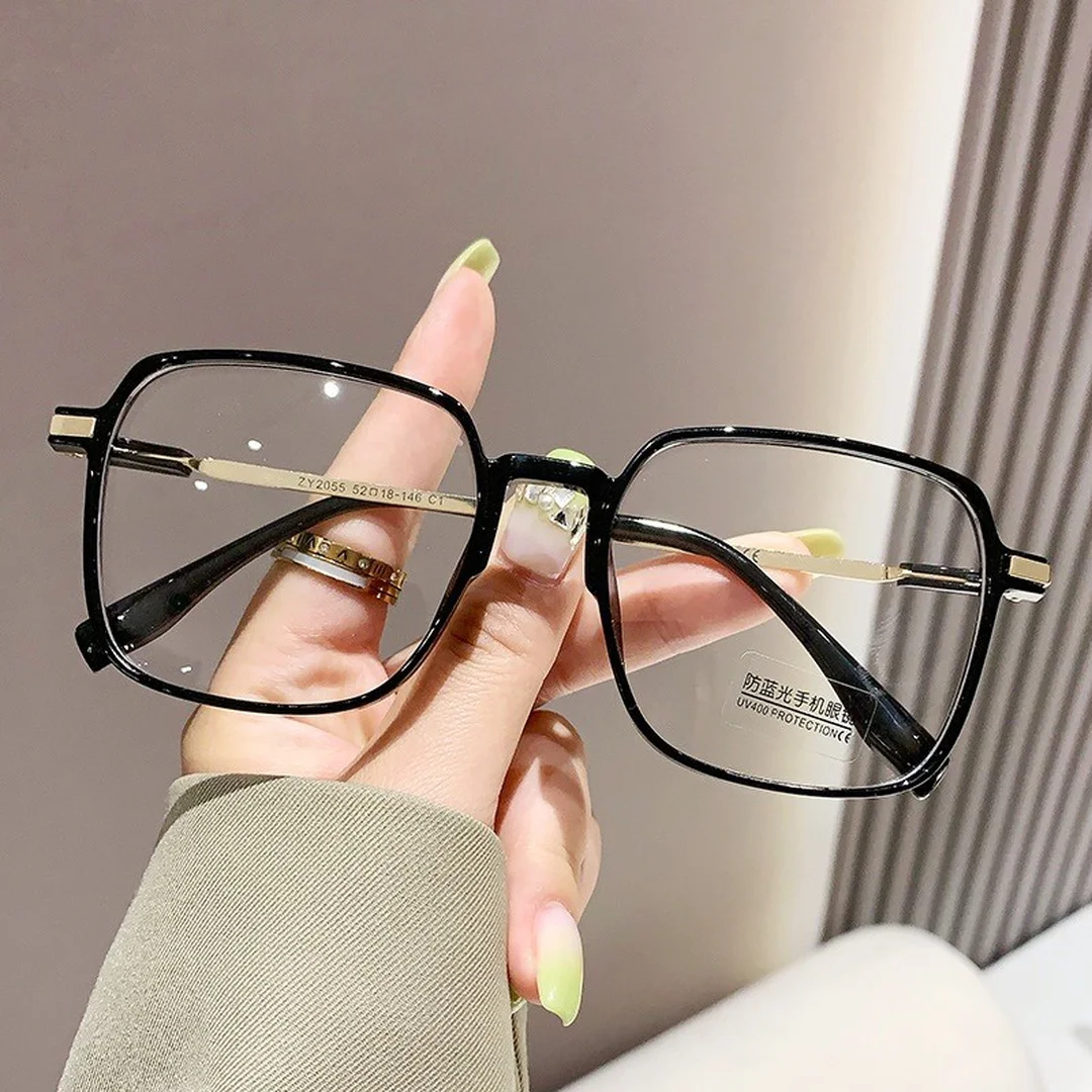 Giá kính cận thị phụ thuộc vào tròng kính và gọng kính kính cận thị có giá phụ thuộc vào tròng kính, gọng và lớp phủ